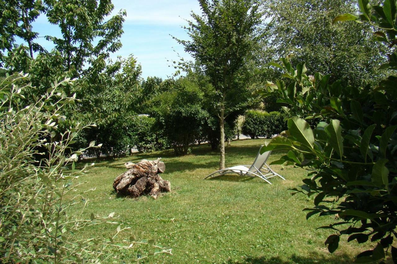 Gite De La Cour Campandré-Valcongrain Eksteriør bilde